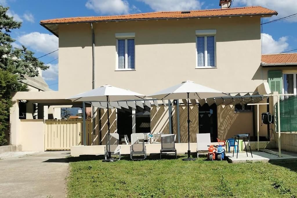 Villa Maison 6 Personnes Avec Jardin Et Parking Privé