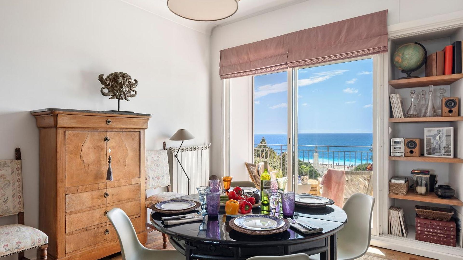 Unique Sea View Apartment, Center, 100m2 Apartment