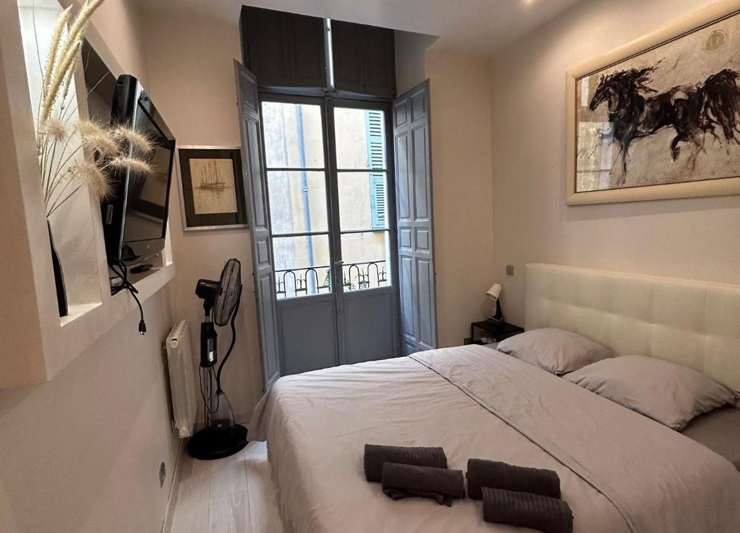 Luxury In The Heart Of Old Town Nice. Apartment