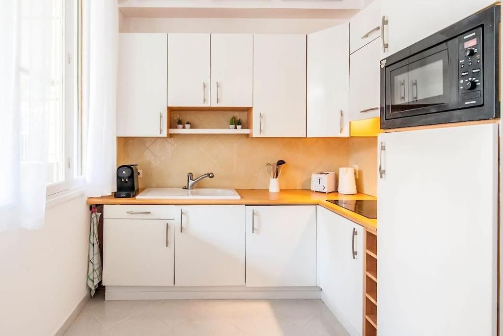 50 Meters From The ! Location In * Nice