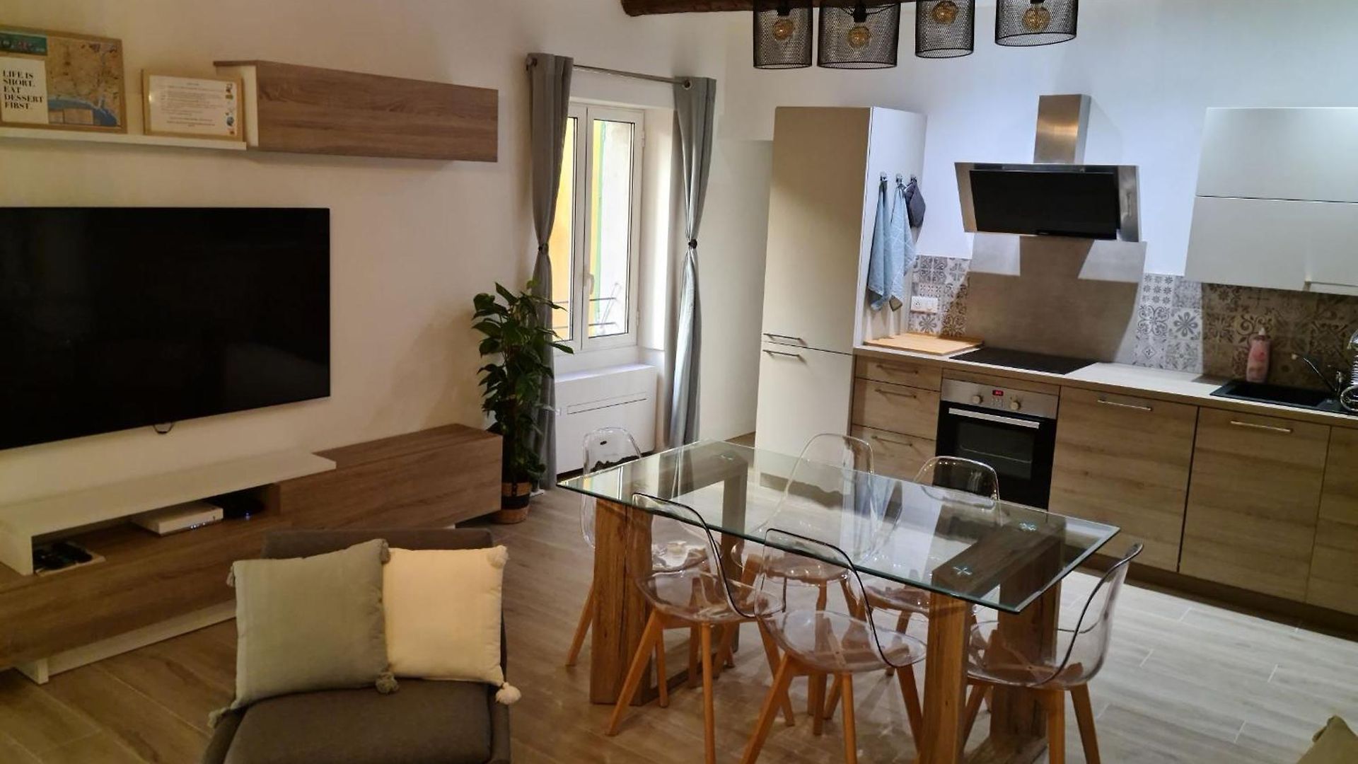 Appartement Beautiful Old Town Flat, Near The *