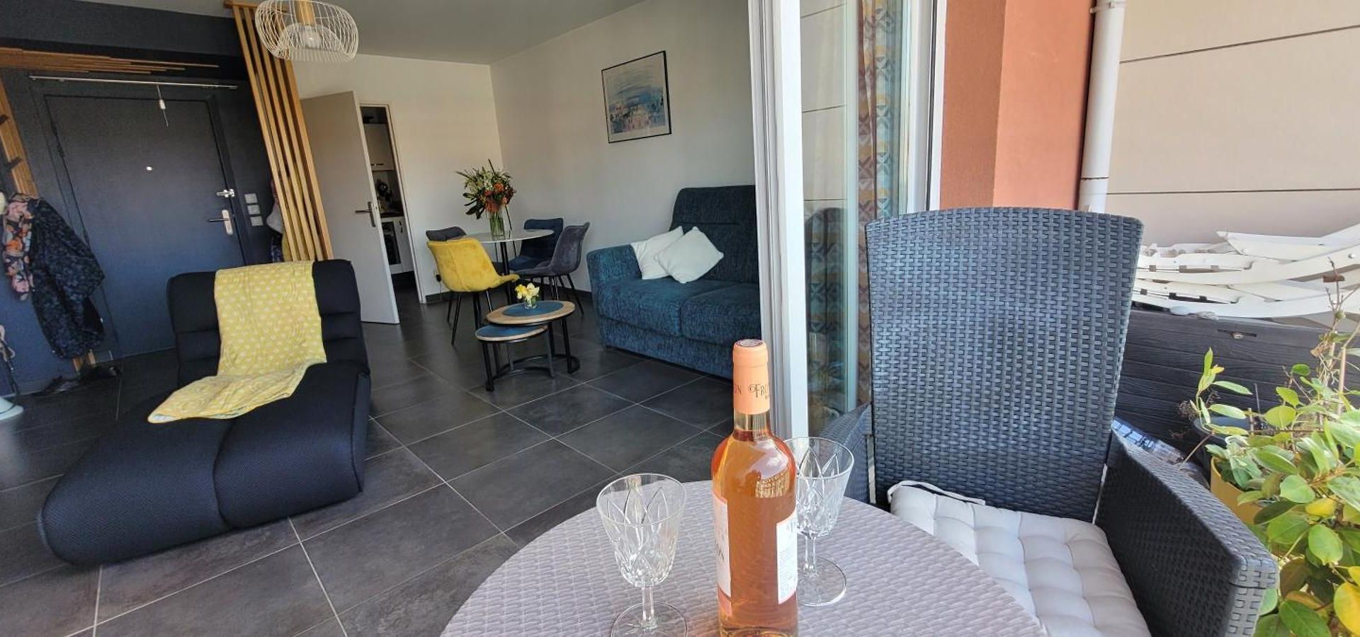 Apartment Pretty Flat, 100m Promenade In City Center