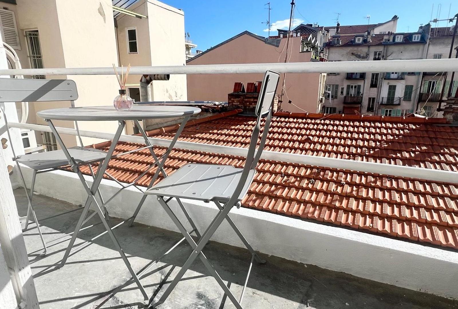 Moderne Renove Avec Balcon *