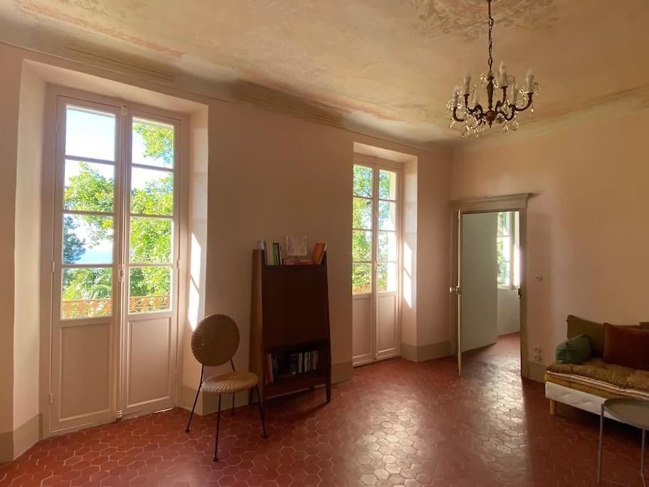 Maison De Charme Dans Les Collines Niçoises *