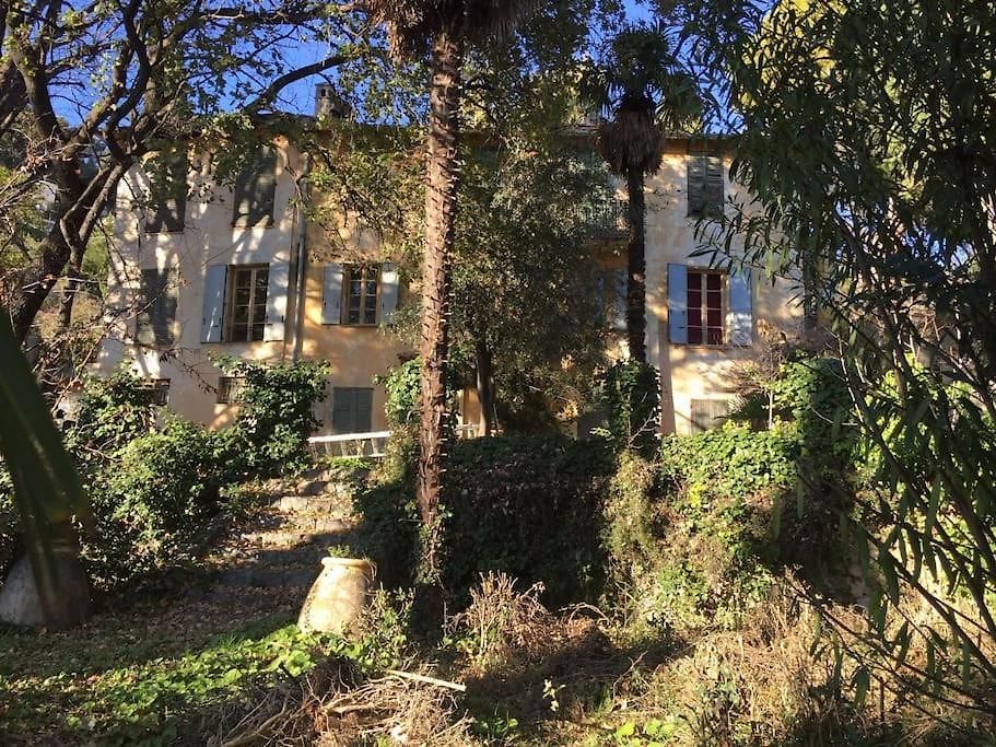 Hébergement de vacances Maison De Charme Dans Les Collines Niçoises