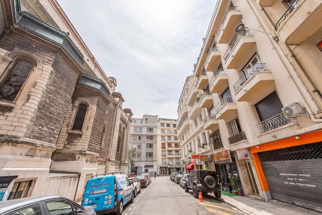 Apartment Balcony-beautiful-central-1 Block Beach-a.c-wifi