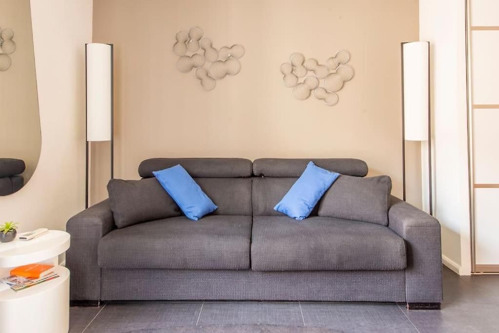 Balcony-beautiful-central-1 Block Beach-a.c-wifi Apartment