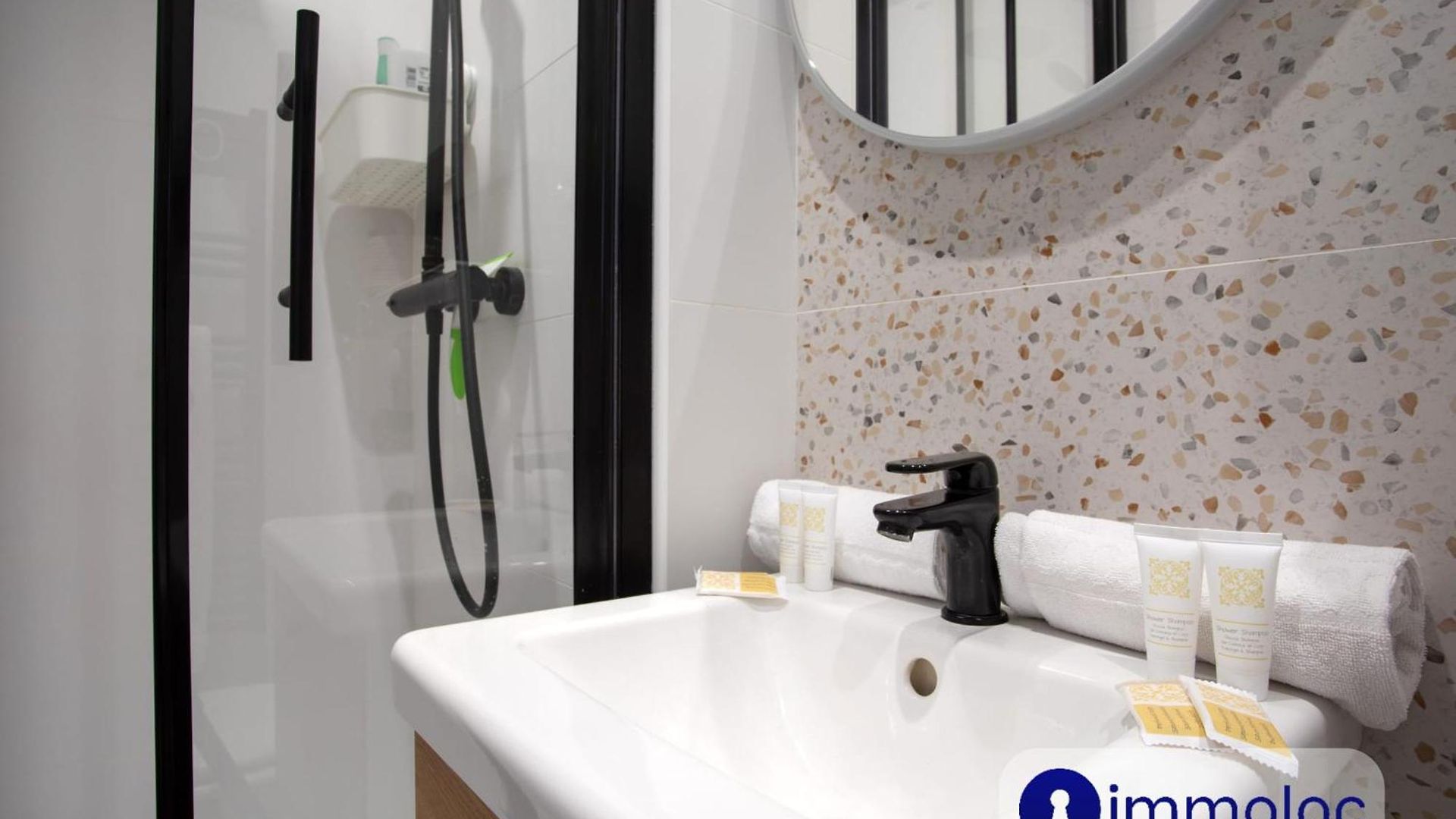 T2 Air-conditioned District Liberation Apartment *