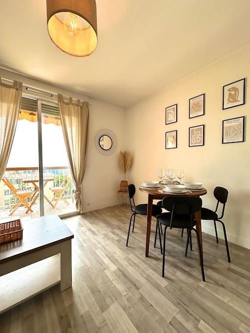 Apartment Joli 2 Pieces - Proche Aeroport - Terrasse Vue