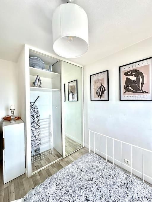 Apartment Joli 2 Pieces - Proche Aeroport - Terrasse Vue *