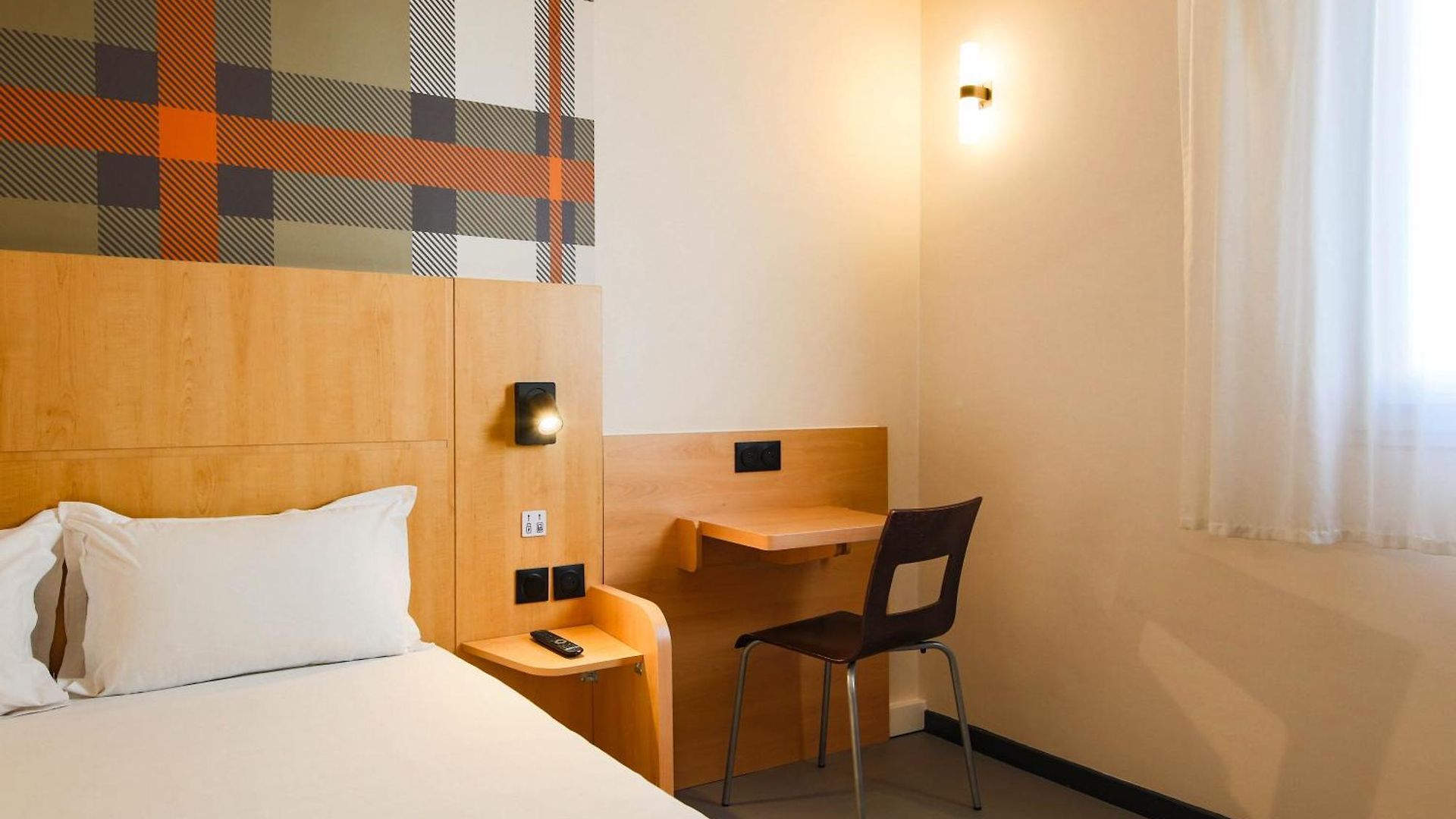 Easyhotel Old Town Hotel 2*