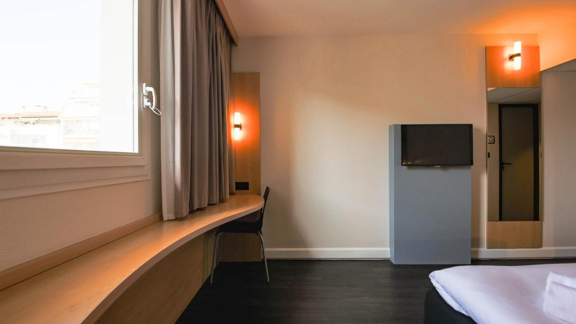 Easyhotel Old Town