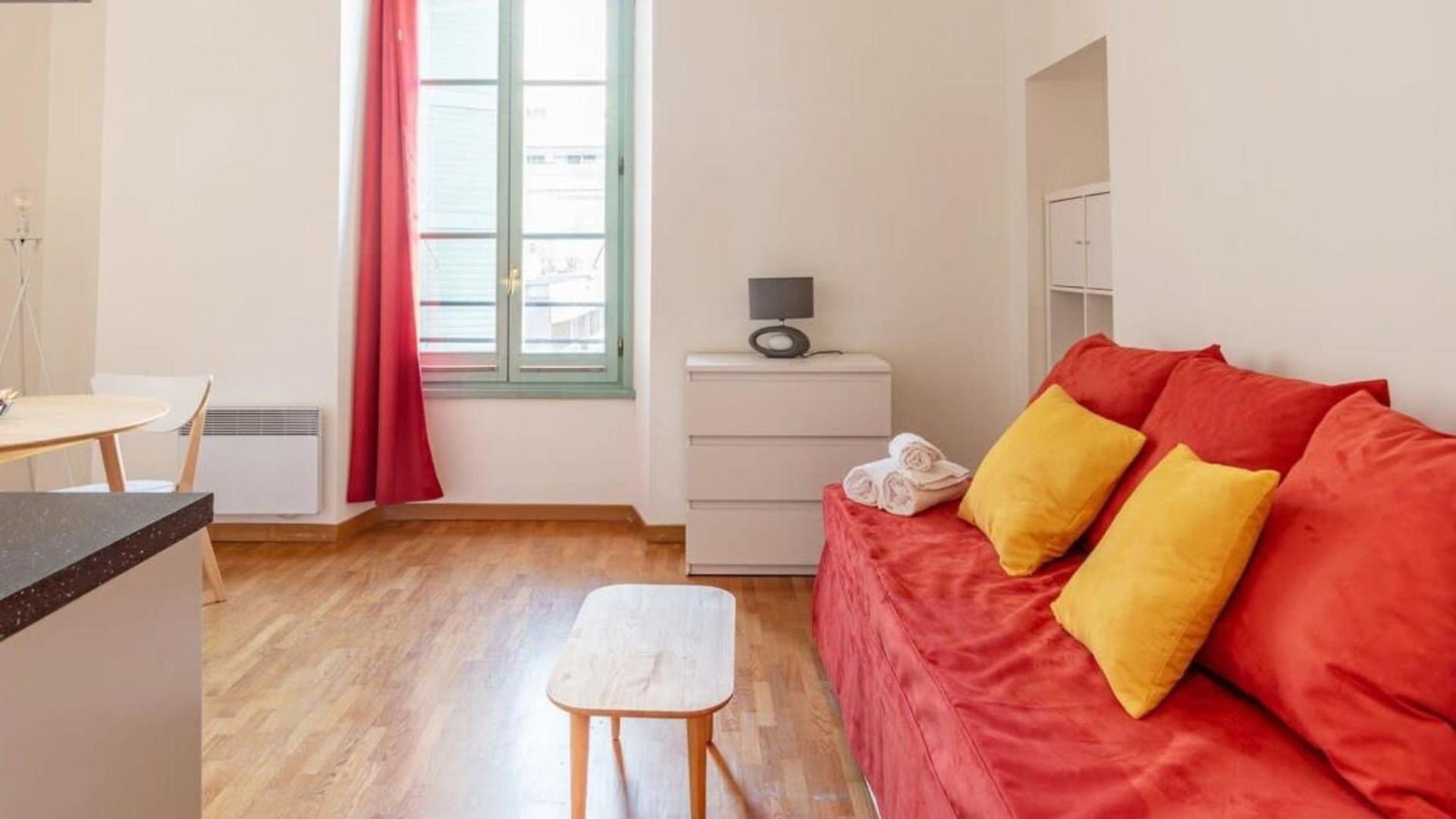 Air-Conditioned Studio Of Nice Nice