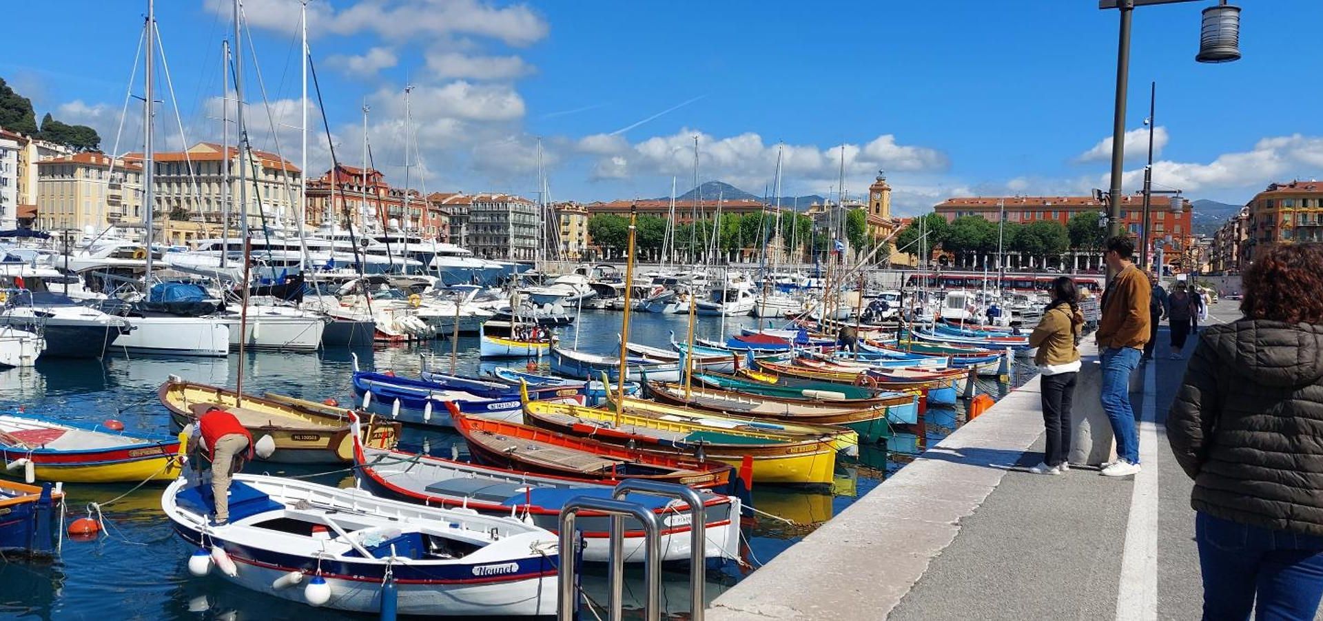 2p Rénové Avec Terrasse Au Port De Appartement *