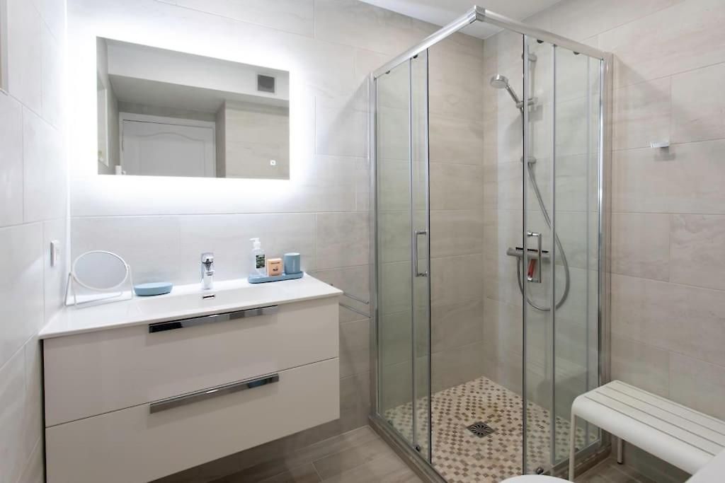 Appartement L20 Staywizus -stunning Sea View, Terrace, Parking, Ac, Wifi *
