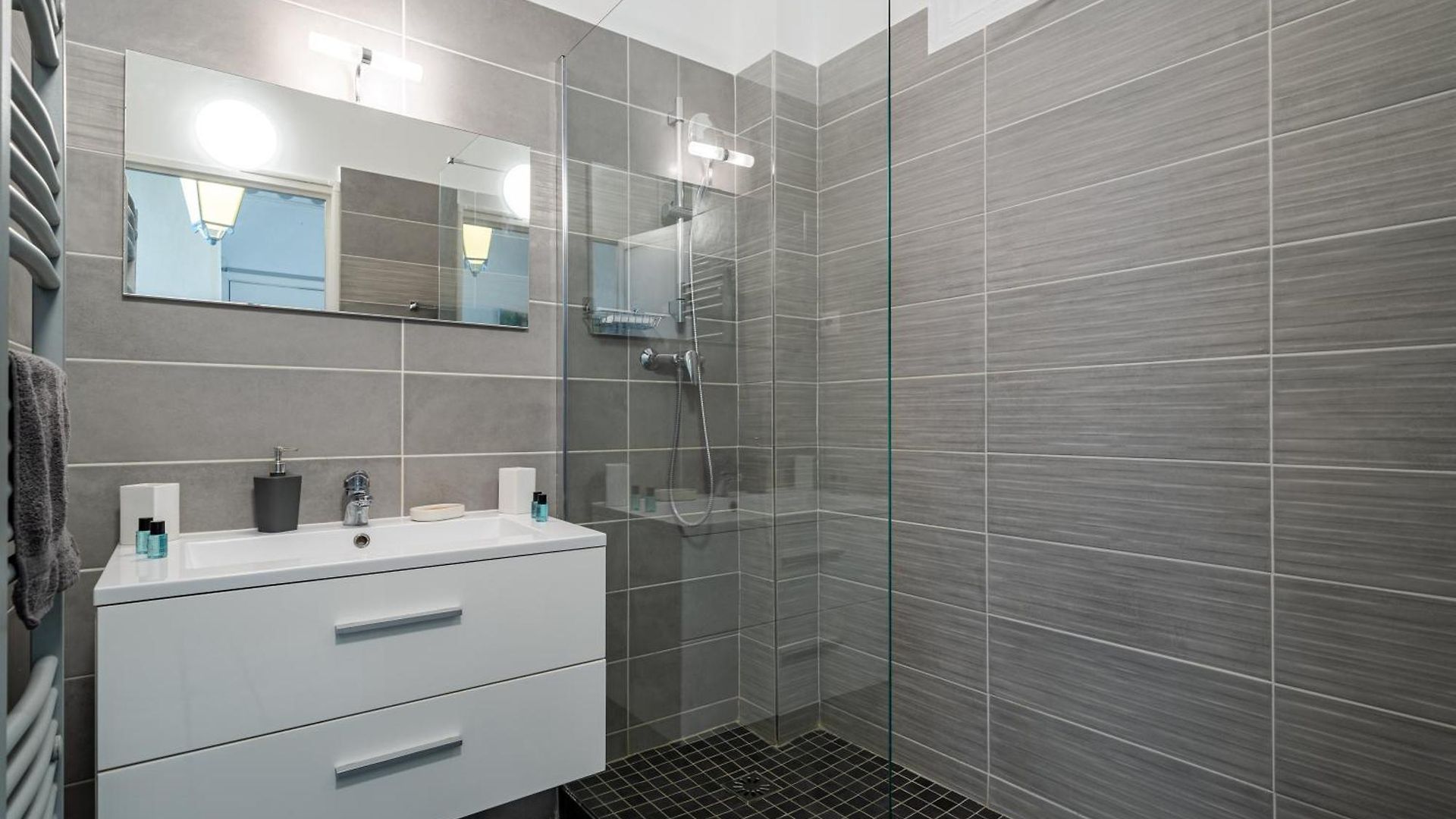Promenade Des - 2 - Jardin Appartement *