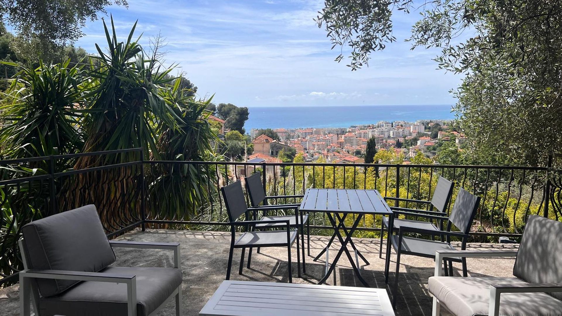 Petit Paradis Perché Au Coeur De