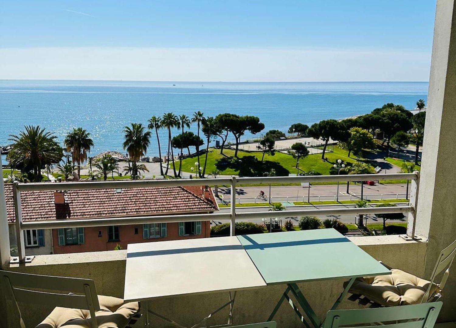 Apartment Cote D'azur Charm, With Panoramic Seaview In Nice