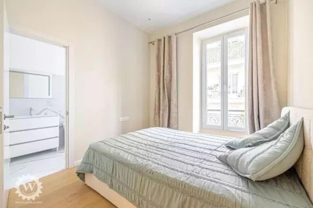 Luxuriously Furnished Bright Newly Renovated Oasis Apartment