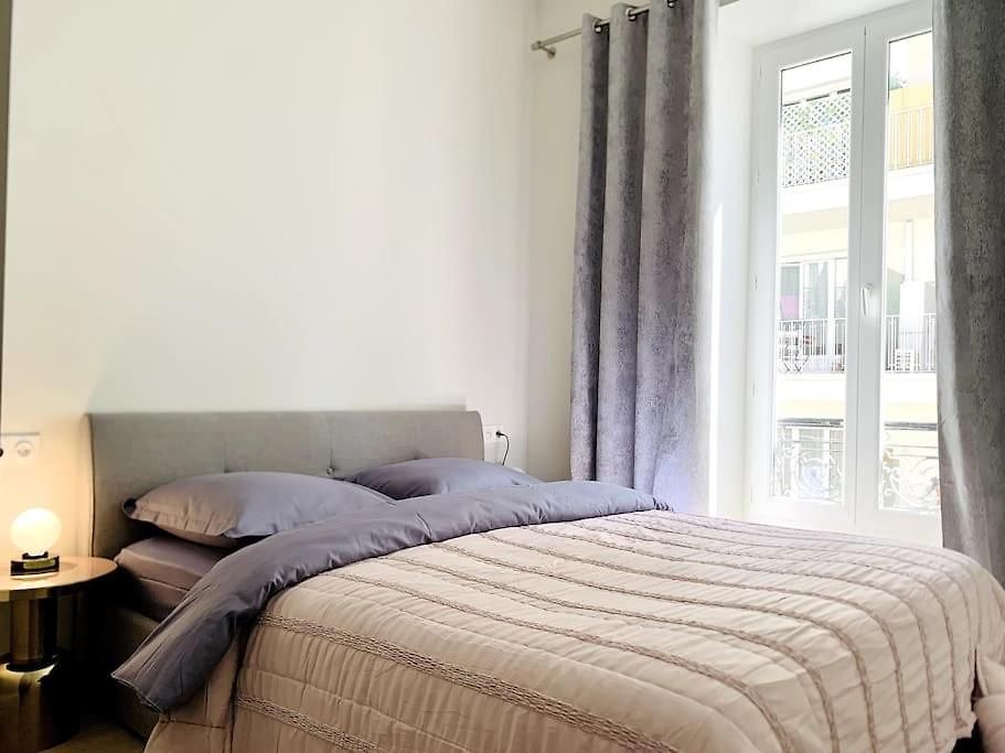 Luxuriously Furnished Bright Newly Renovated Oasis Apartment *