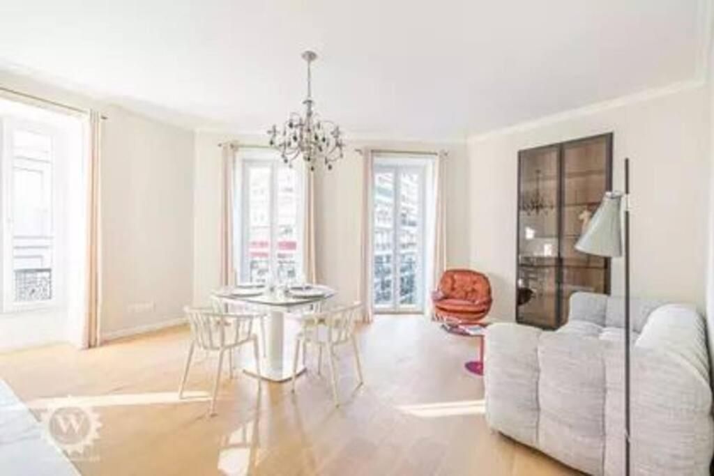 Apartment Luxuriously Furnished Bright Newly Renovated Oasis *