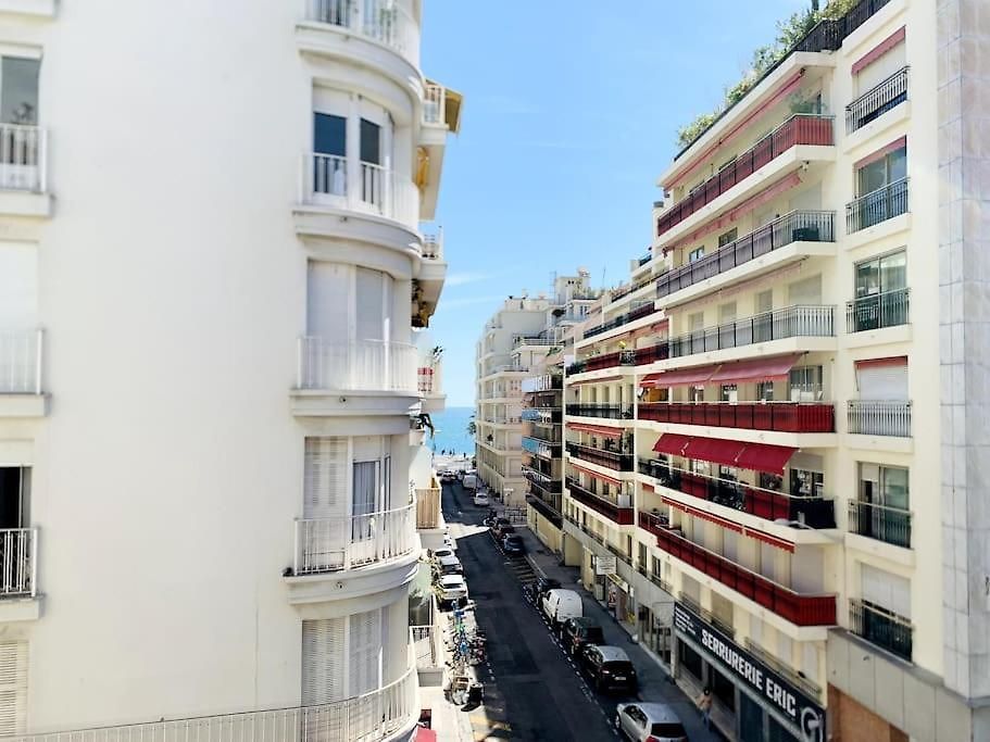 Luxuriously Furnished Bright Newly Renovated Oasis Nice