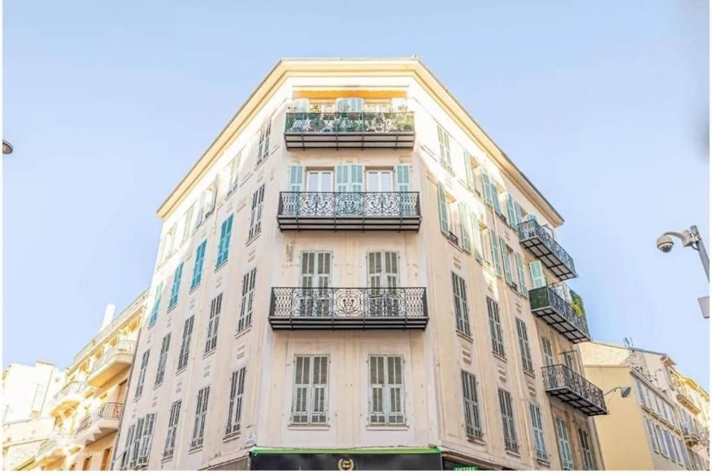 Apartment Luxuriously Furnished Bright Newly Renovated Oasis