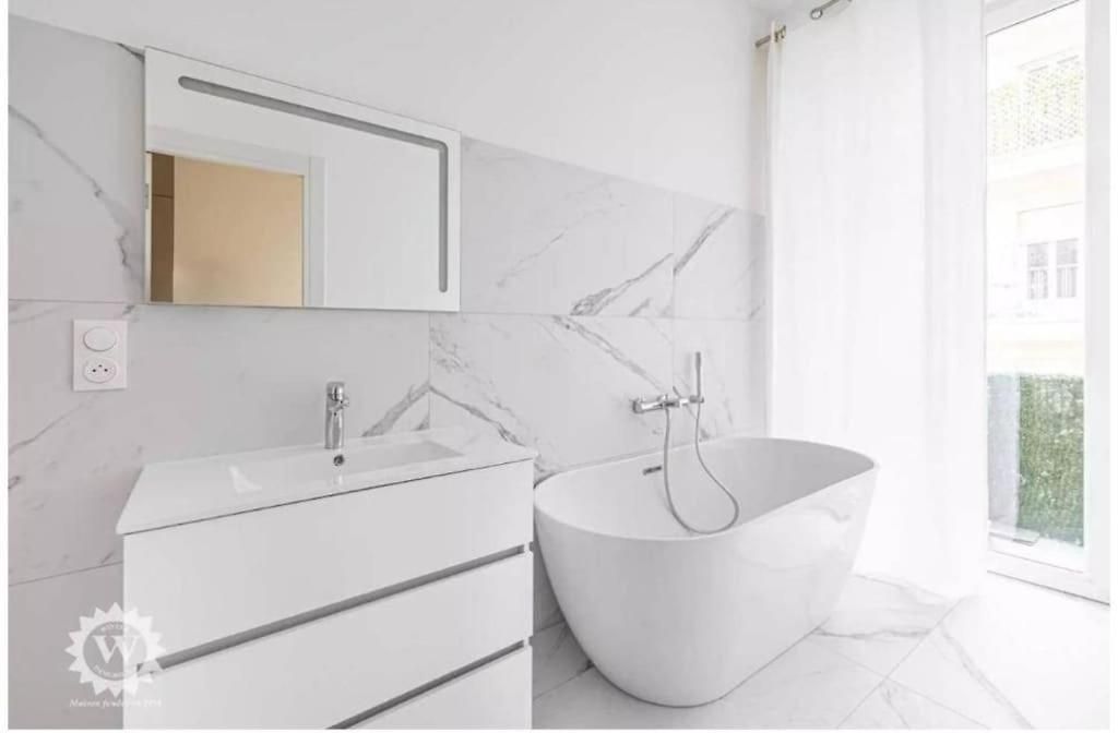 Apartment Luxuriously Furnished Bright Newly Renovated Oasis