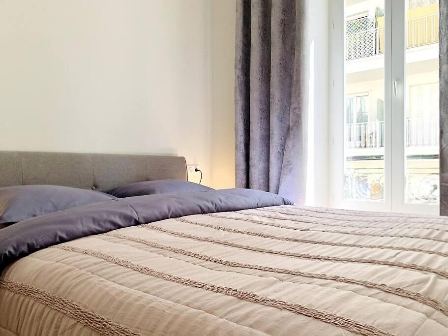 Luxuriously Furnished Bright Newly Renovated Oasis