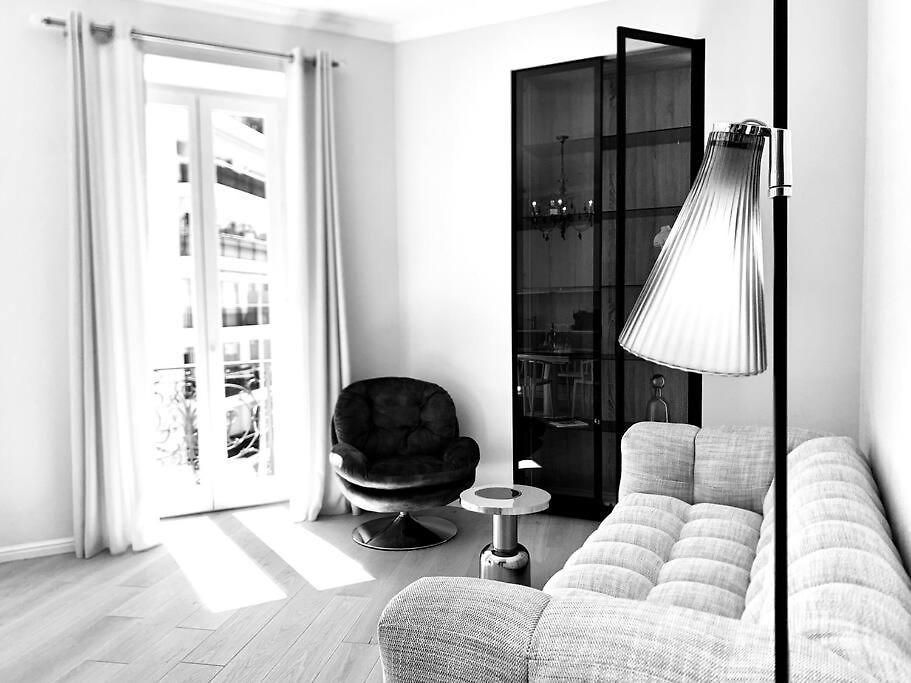 Apartment Luxuriously Furnished Bright Newly Renovated Oasis Nice