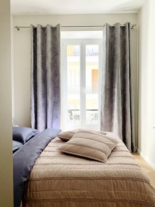 Luxuriously Furnished Bright Newly Renovated Oasis Nice
