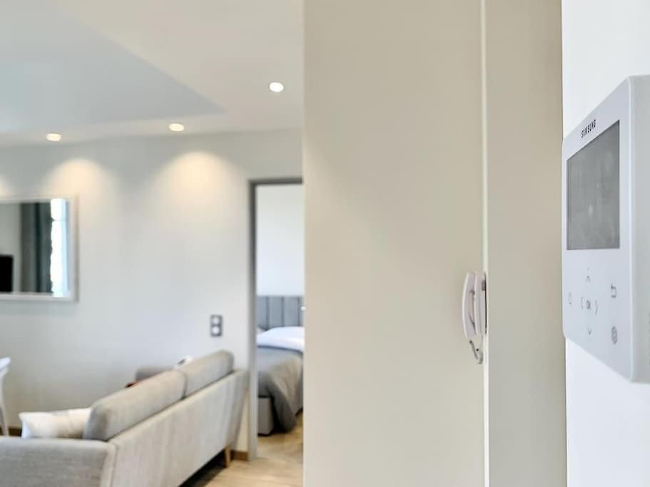 Bright, Newly Renovated Appartement