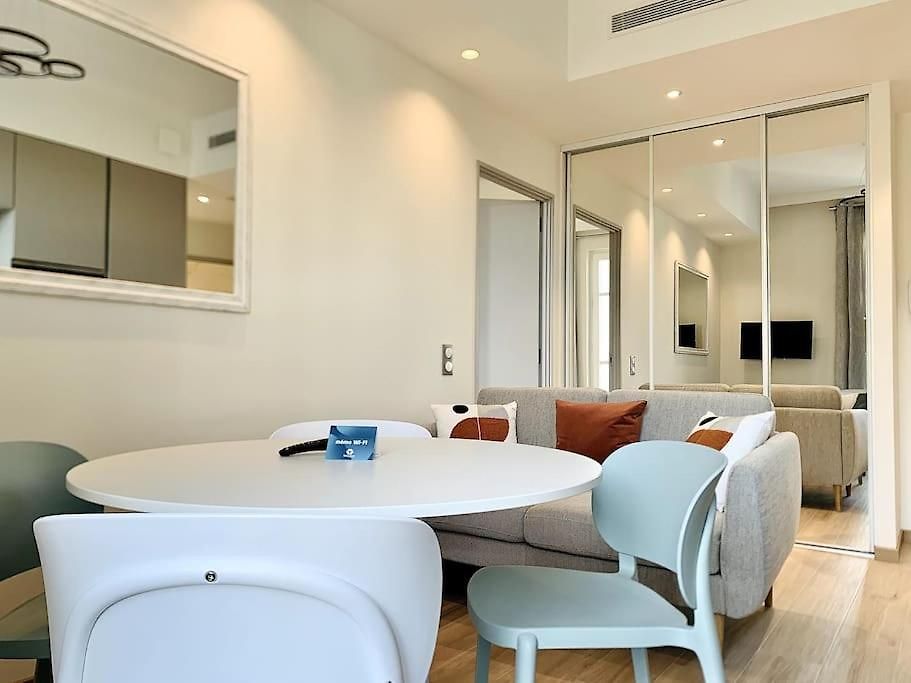 Bright, Newly Renovated Appartement *