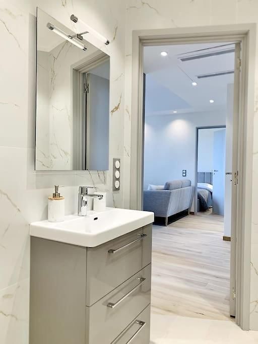 Bright, Newly Renovated * Nice