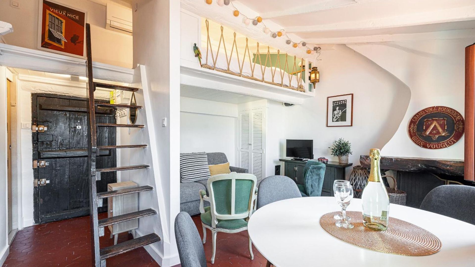 Charming Old Town Appartement