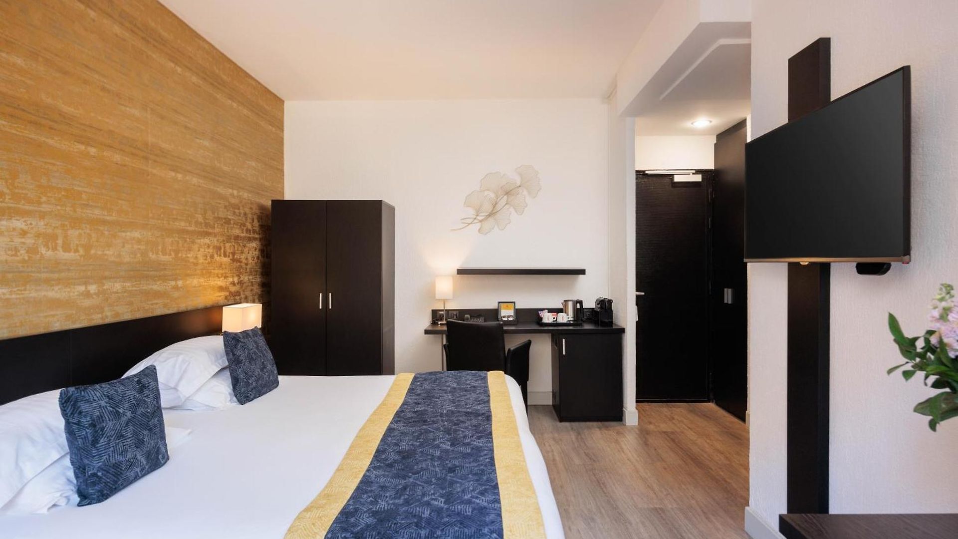 Western Massena 4*