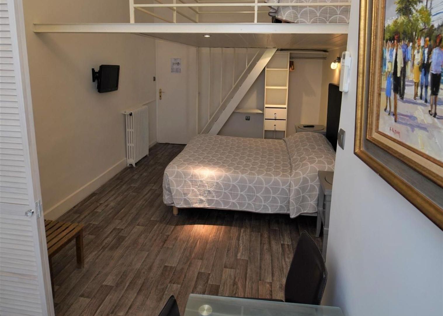 Hotel Cresp 2*