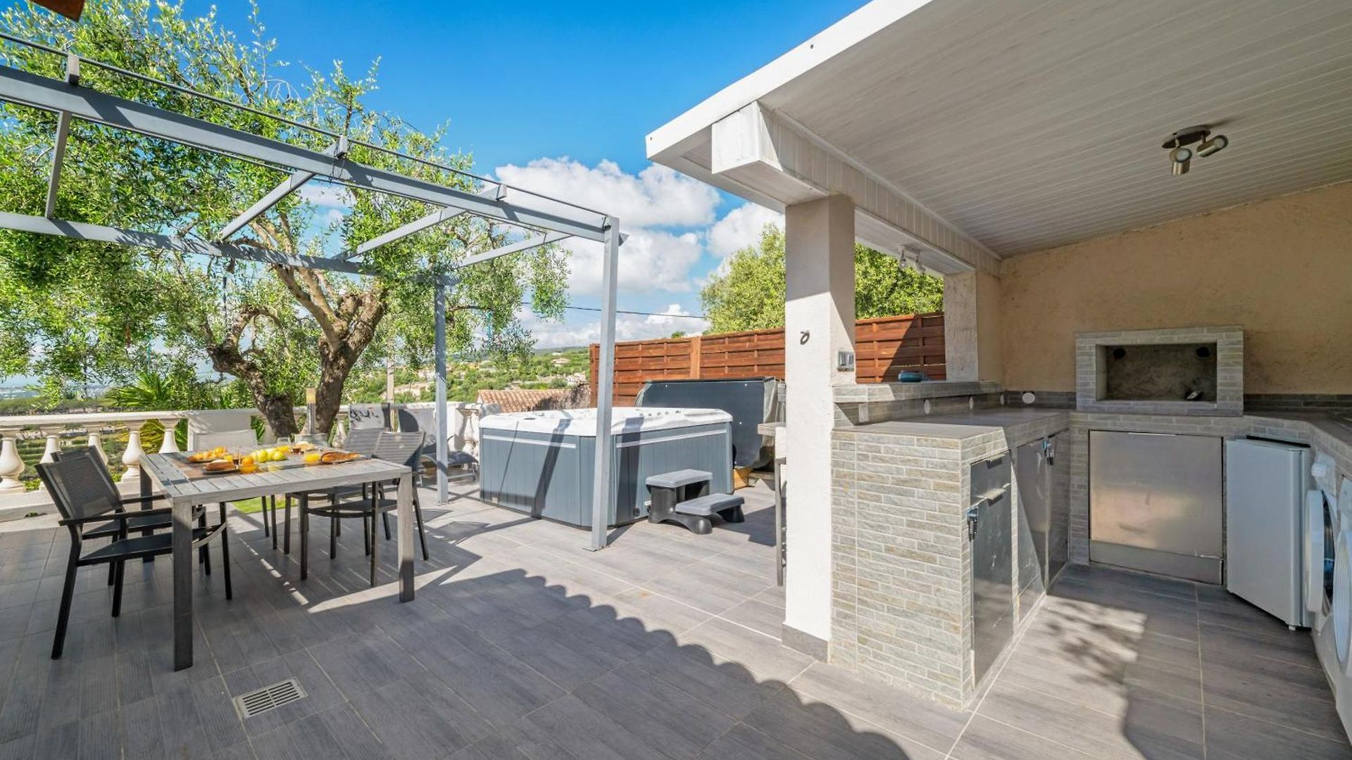 Vue Mer, Terrasse Et *