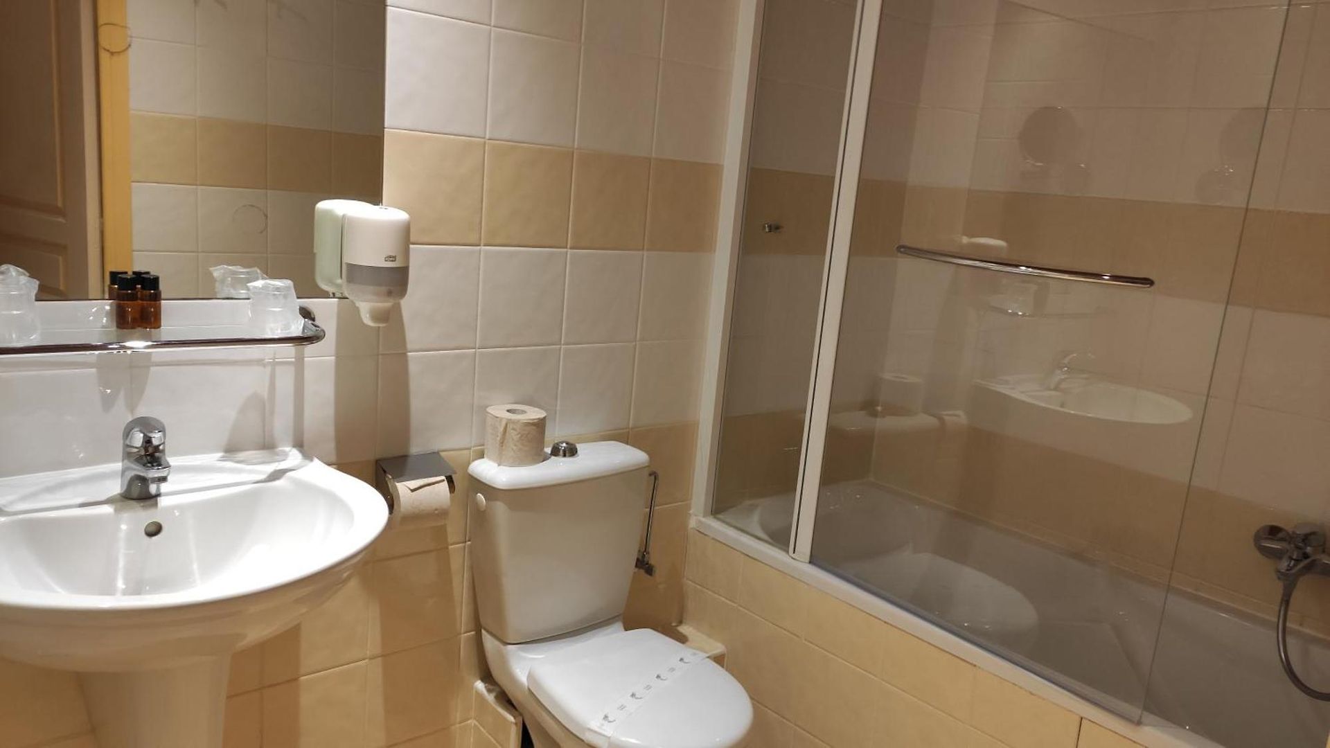 Mini-hôtel Share 3*