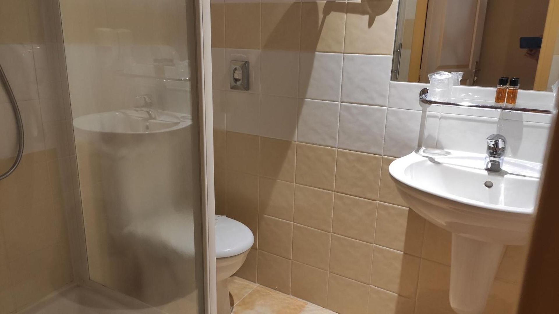 Mini-hôtel Share 3*