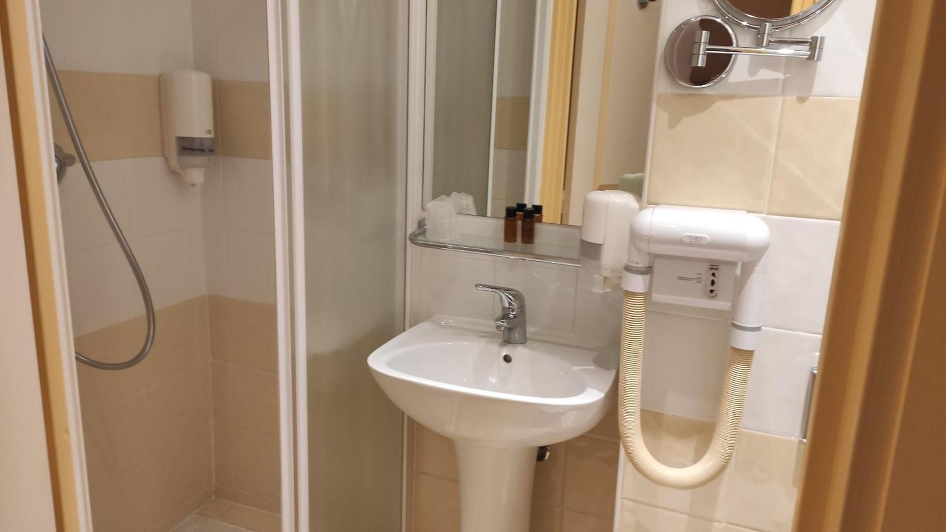 Share Mini-hôtel