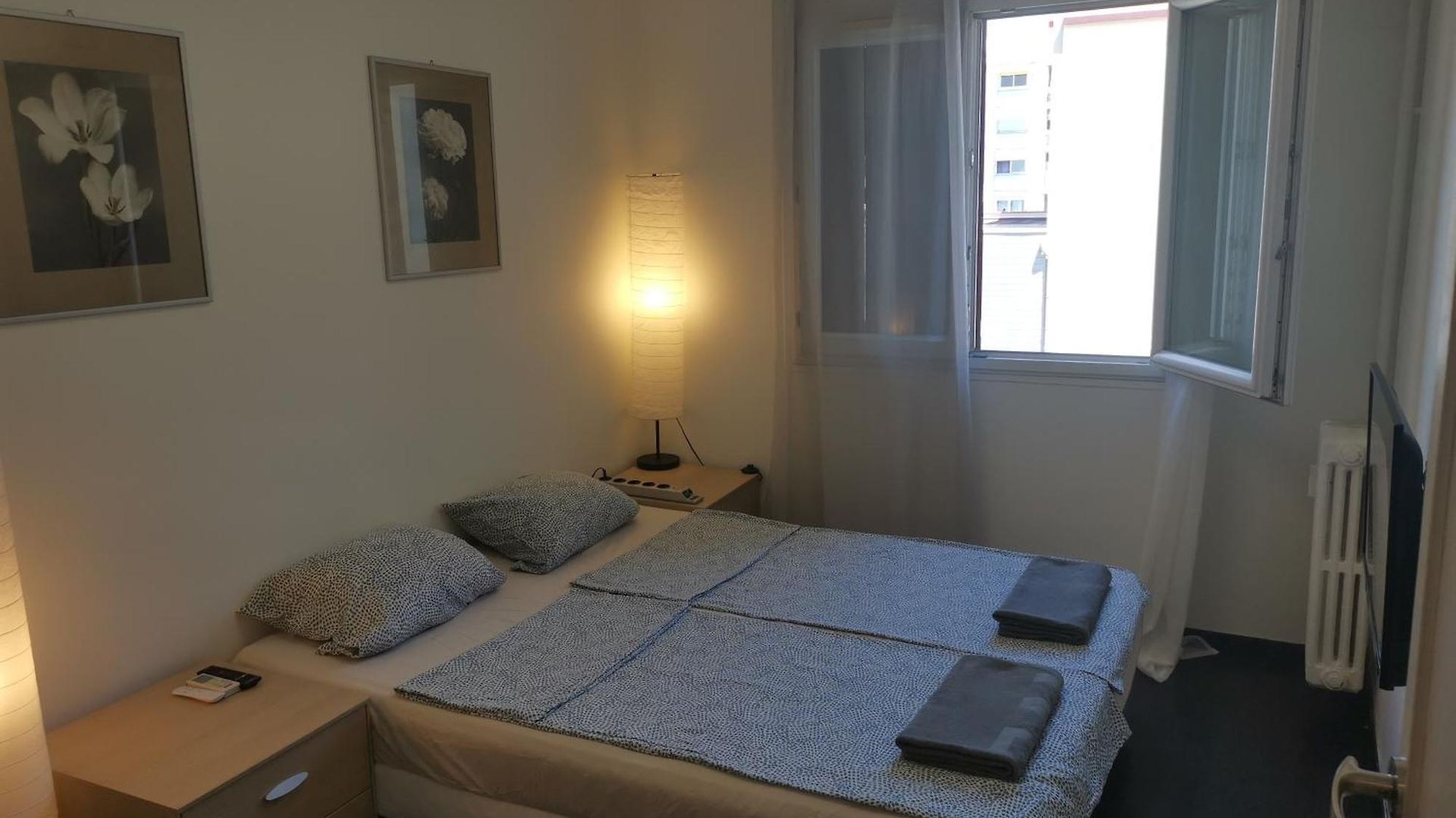 The - 3 Rooms, 3air Cond, 3tv, 3fans, 2 Wc, Wifi Everywhere 5min Aeroport, Train, Beach, 1min Tram, 15 Min Centre, Port, Parking Possible Appartement Nice