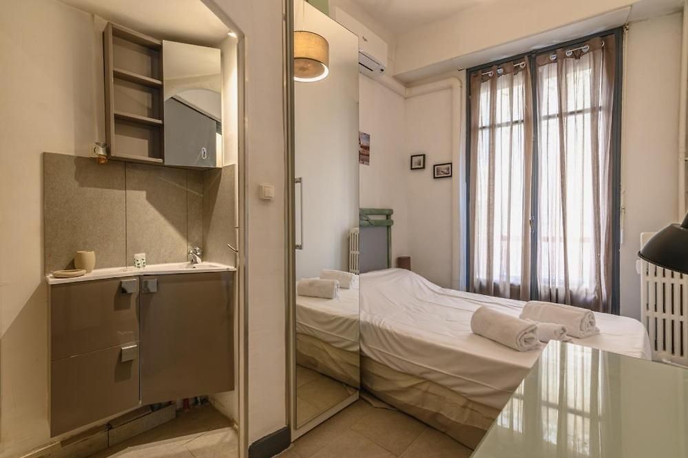Apartment Appt 3 Chambes Au Coeur De Nice-5 Mns Plages *