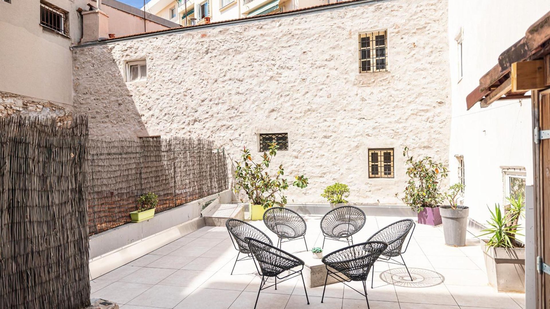 Amazing 3 Bdrs And Garden Place Du Pin Parking ! Apartment Nice