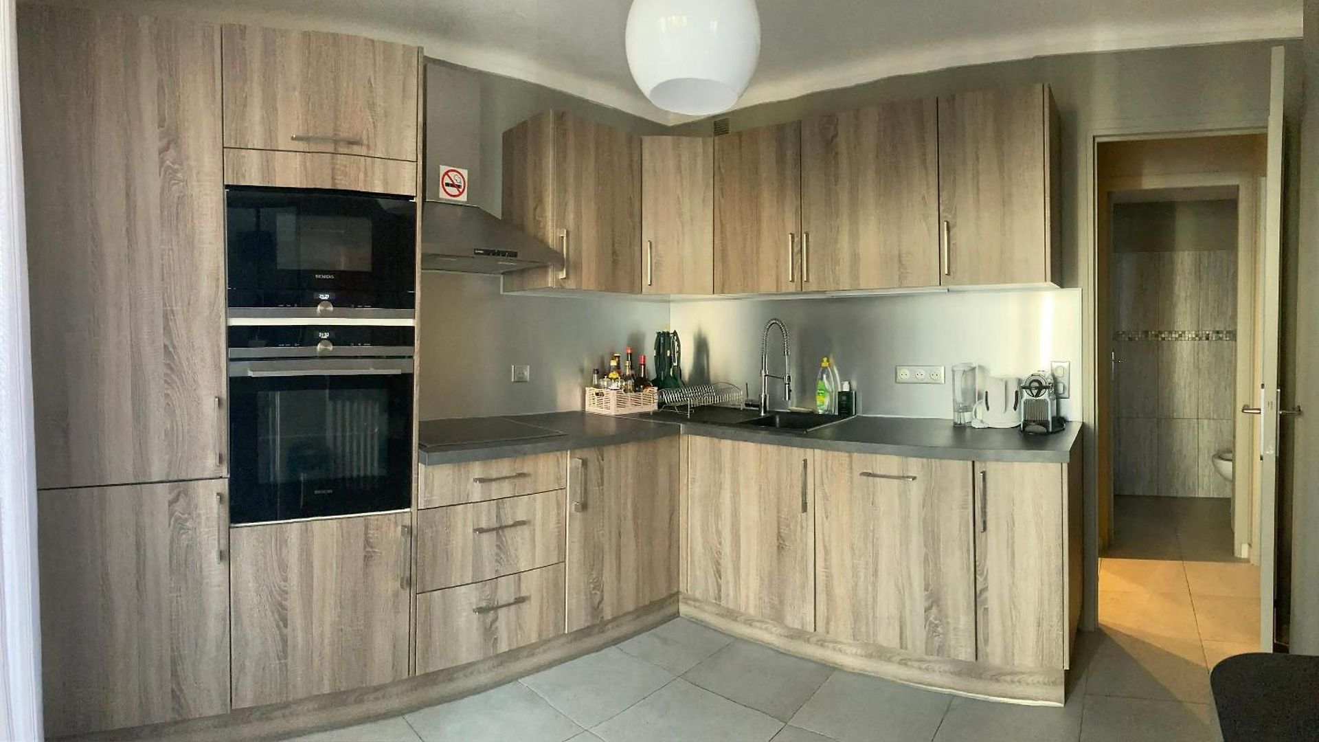 Only For Female Guests, Shared Homestay, West Cosy Flat, Balcony Near Airport Train Public Transport Supermarket Séjour chez l'habitant *