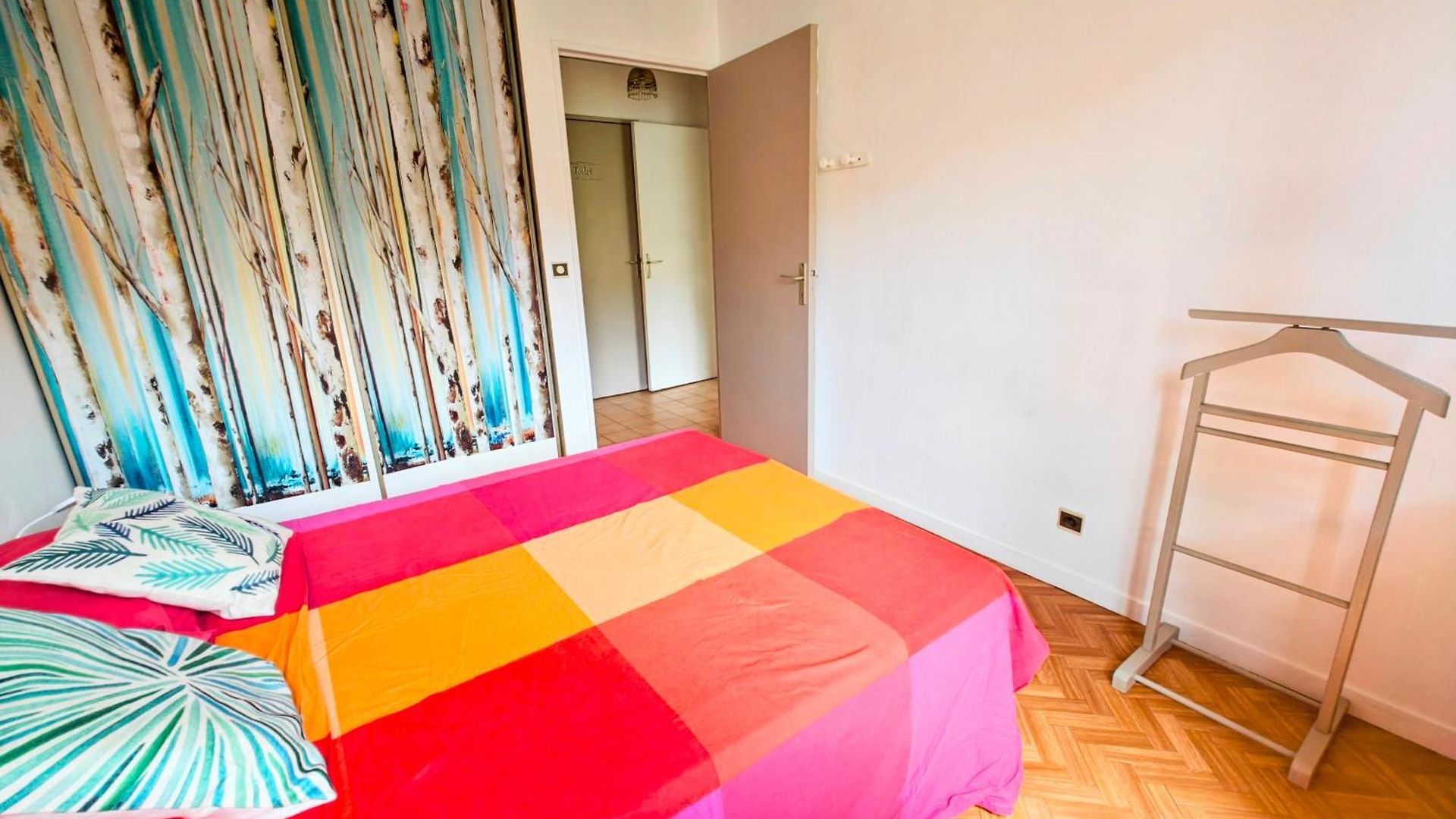 2 Bedroom Flat With Terrasse & Car-park Ouest