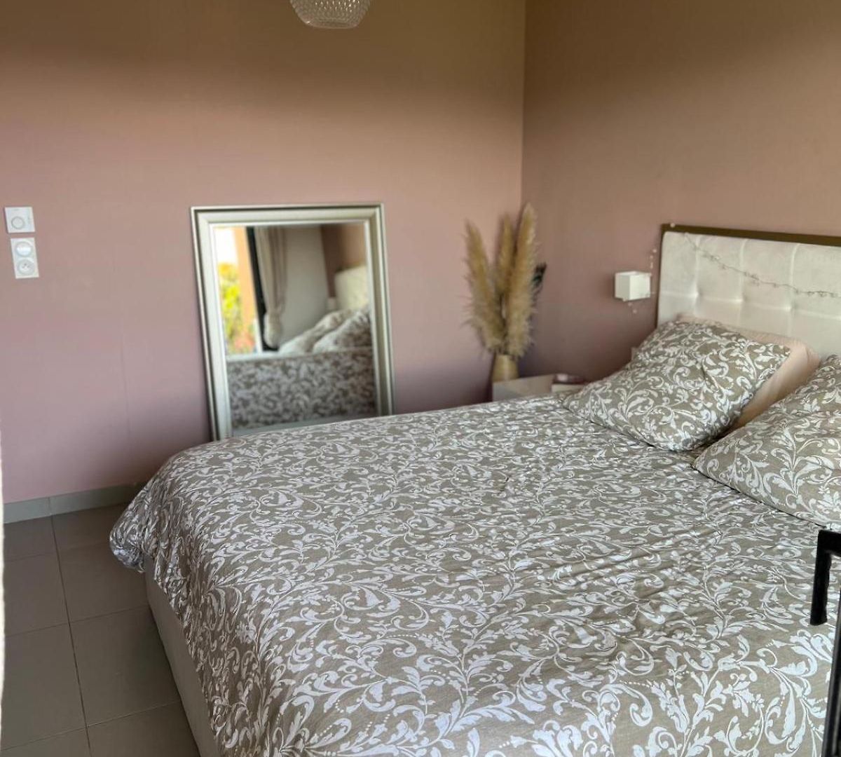 Joli 3 Pieces Ensoleille Sur Les Hauteurs De * Nice