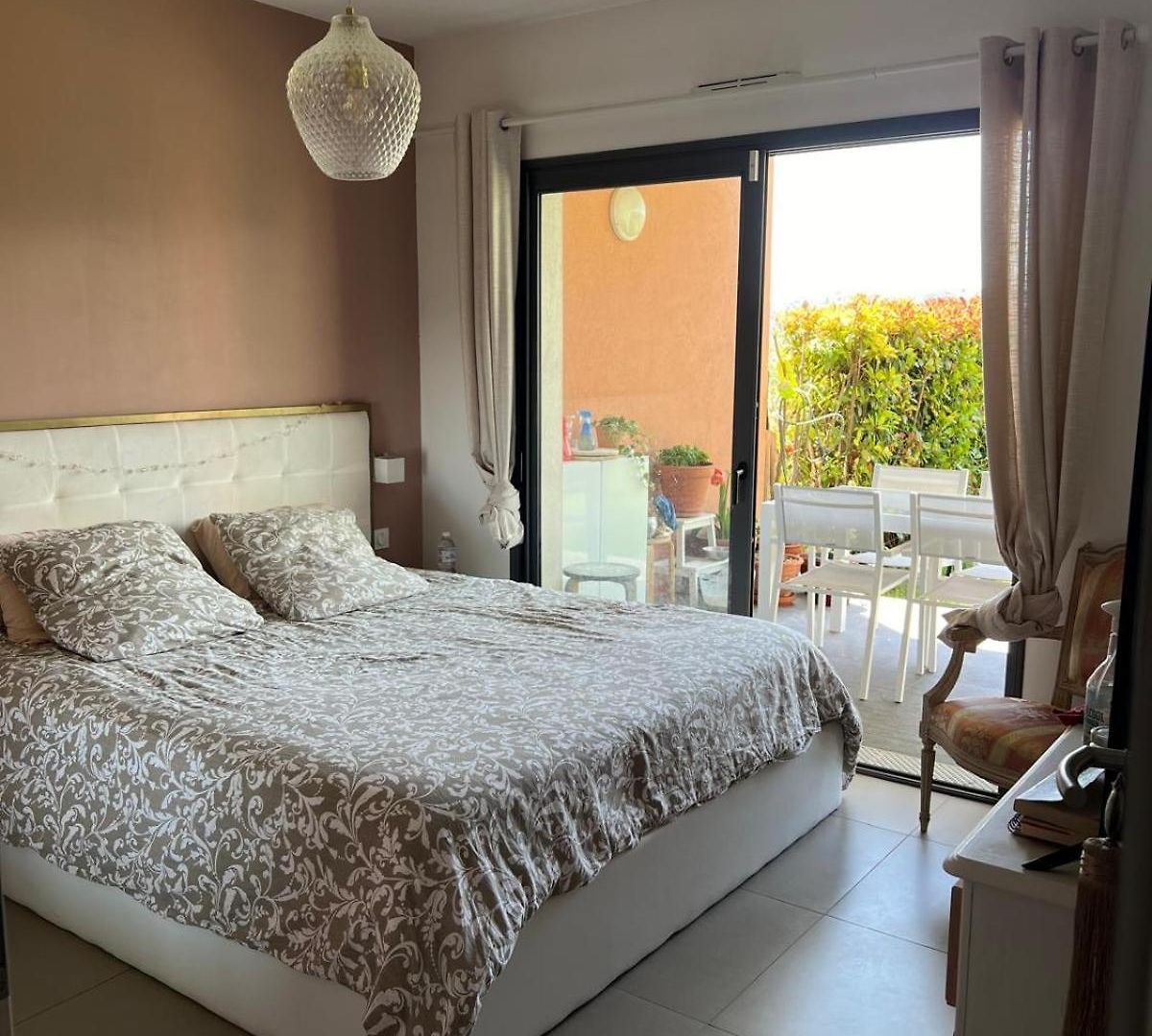 Joli 3 Pieces Ensoleille Sur Les Hauteurs De Apartment *