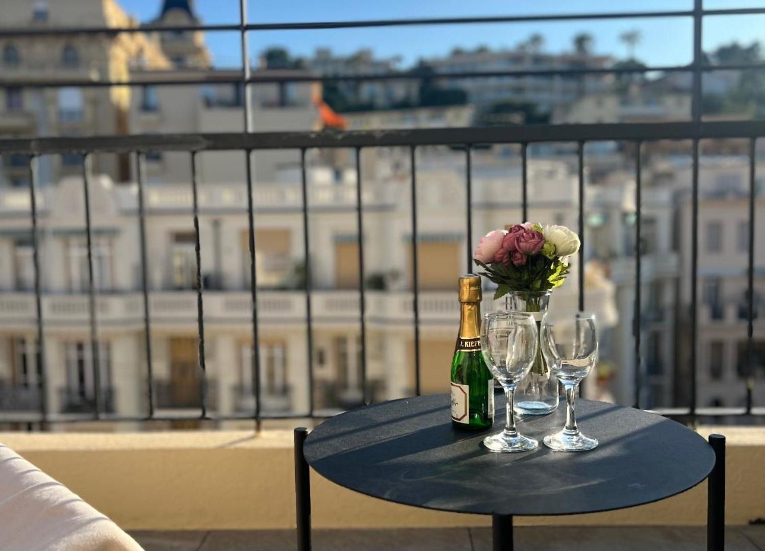 Charming With Terrace Appartement Nice