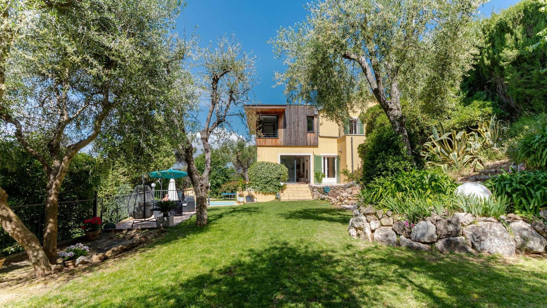 Summertime Villa *